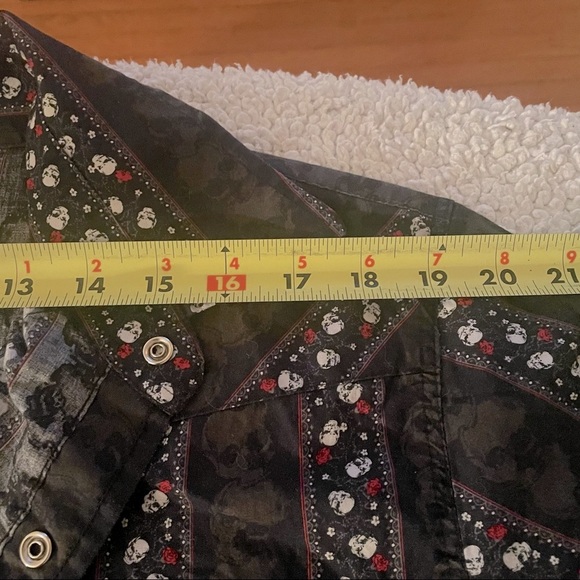 Unique Skull Snap Shirt - Picture 8 of 14